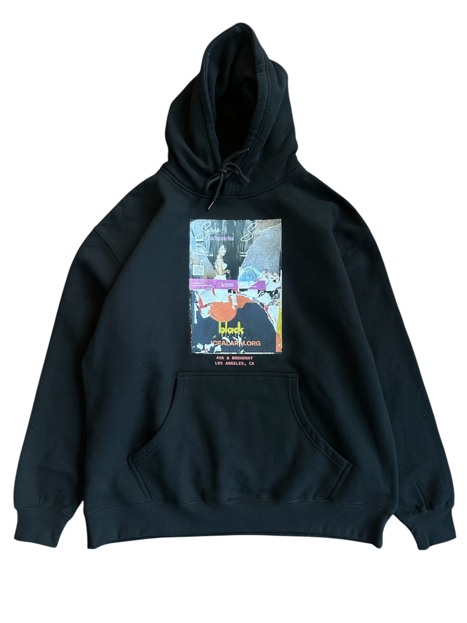 Selena to the World - Black By Young